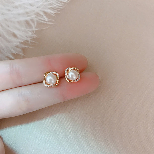 Pearl Twist Luxury Stud Earrings