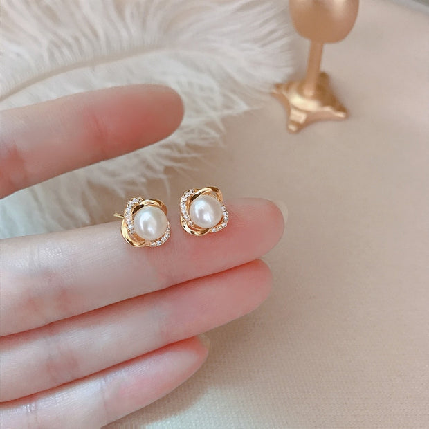 Pearl Twist Luxury Stud Earrings