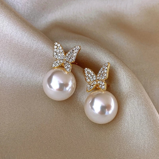 Pearl Twist Luxury Stud Earrings